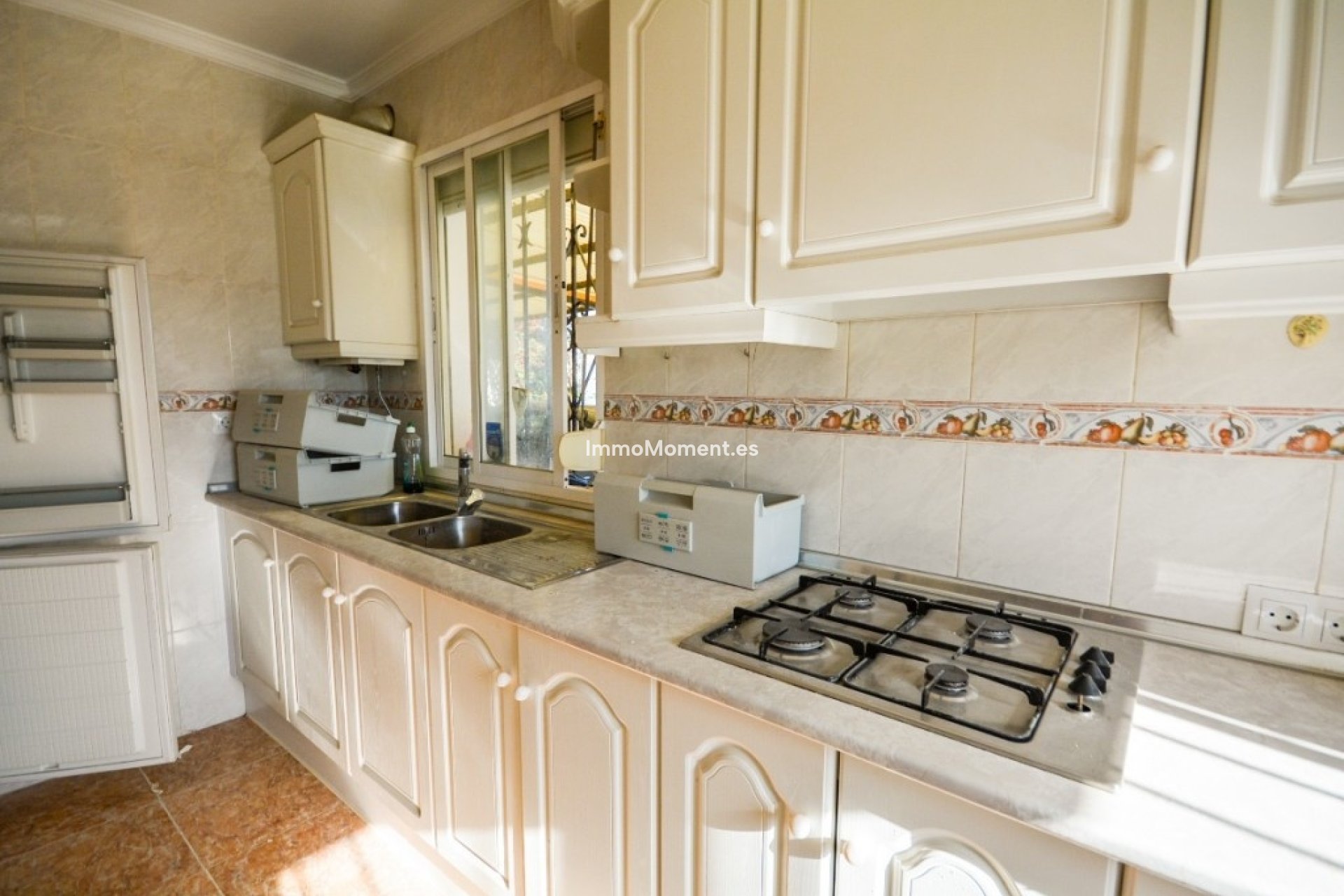 Resale - Detached villa - Estepona - Estepona Centro