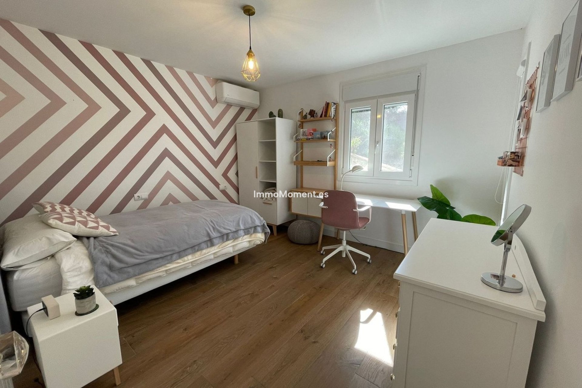 Resale - Detached villa - Estepona - Estepona Centro