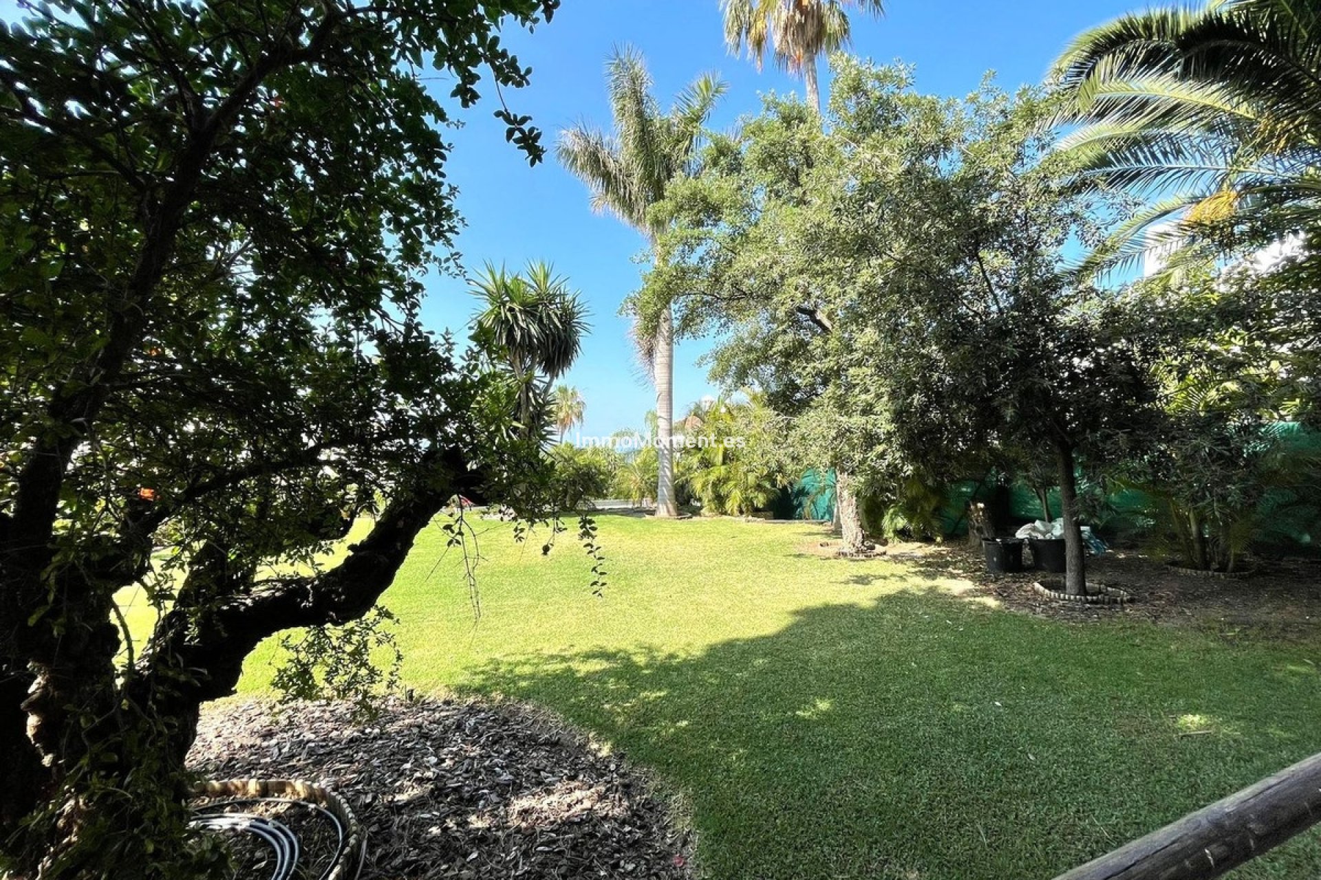 Resale - Detached villa - Estepona - Estepona Centro