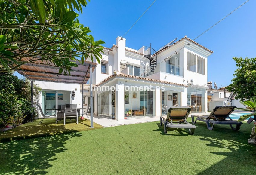 Resale - Detached villa - Estepona - Estepona Centro