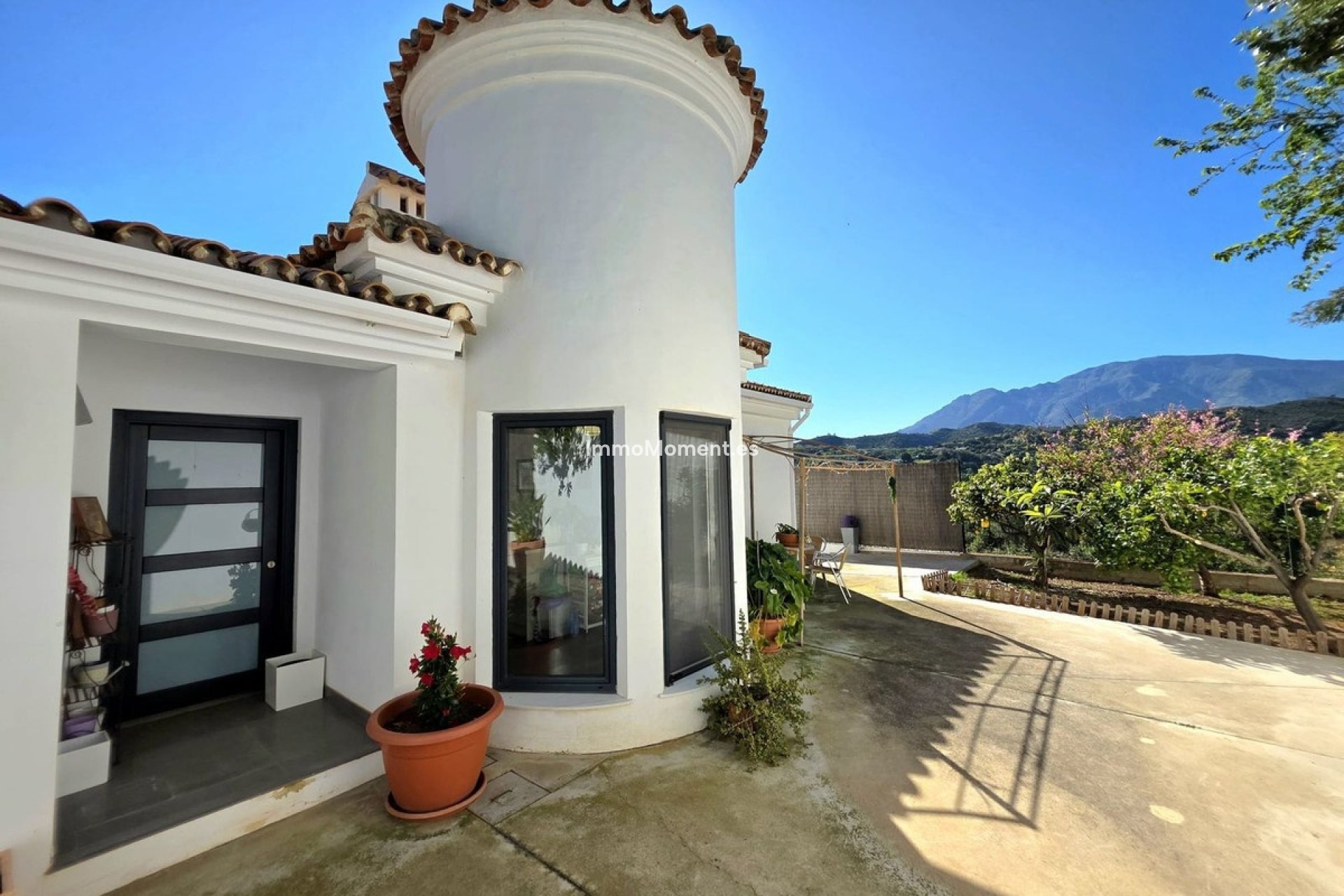 Resale - Detached villa - Estepona - Estepona Centro