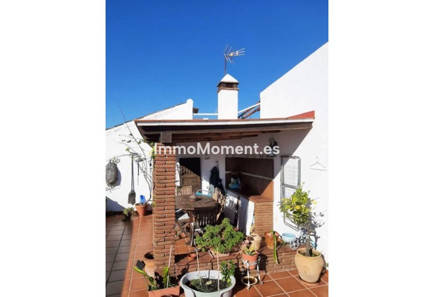 Resale - Detached villa - Estepona - Estepona Centro