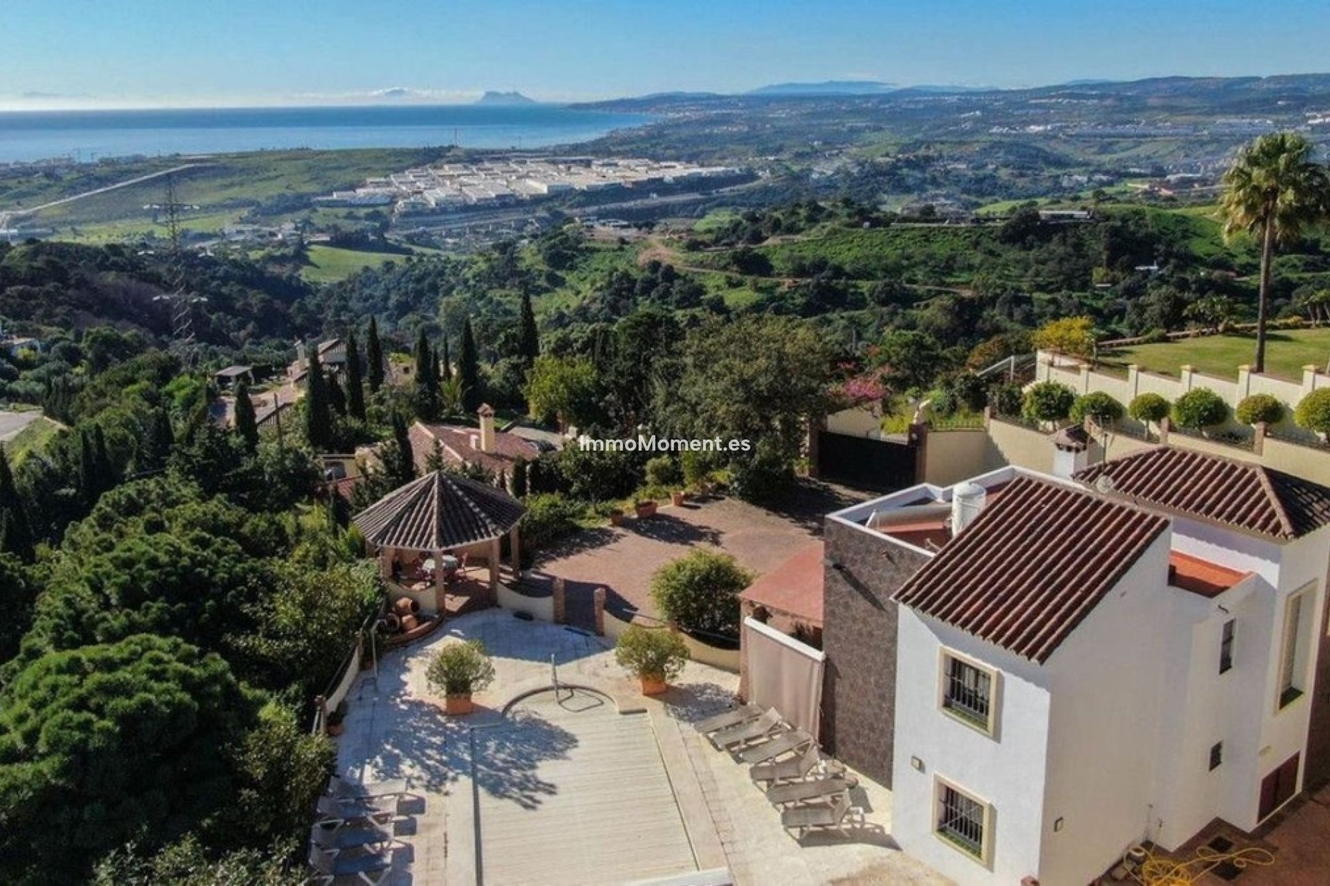 Resale - Detached villa - Estepona - Estepona Centro