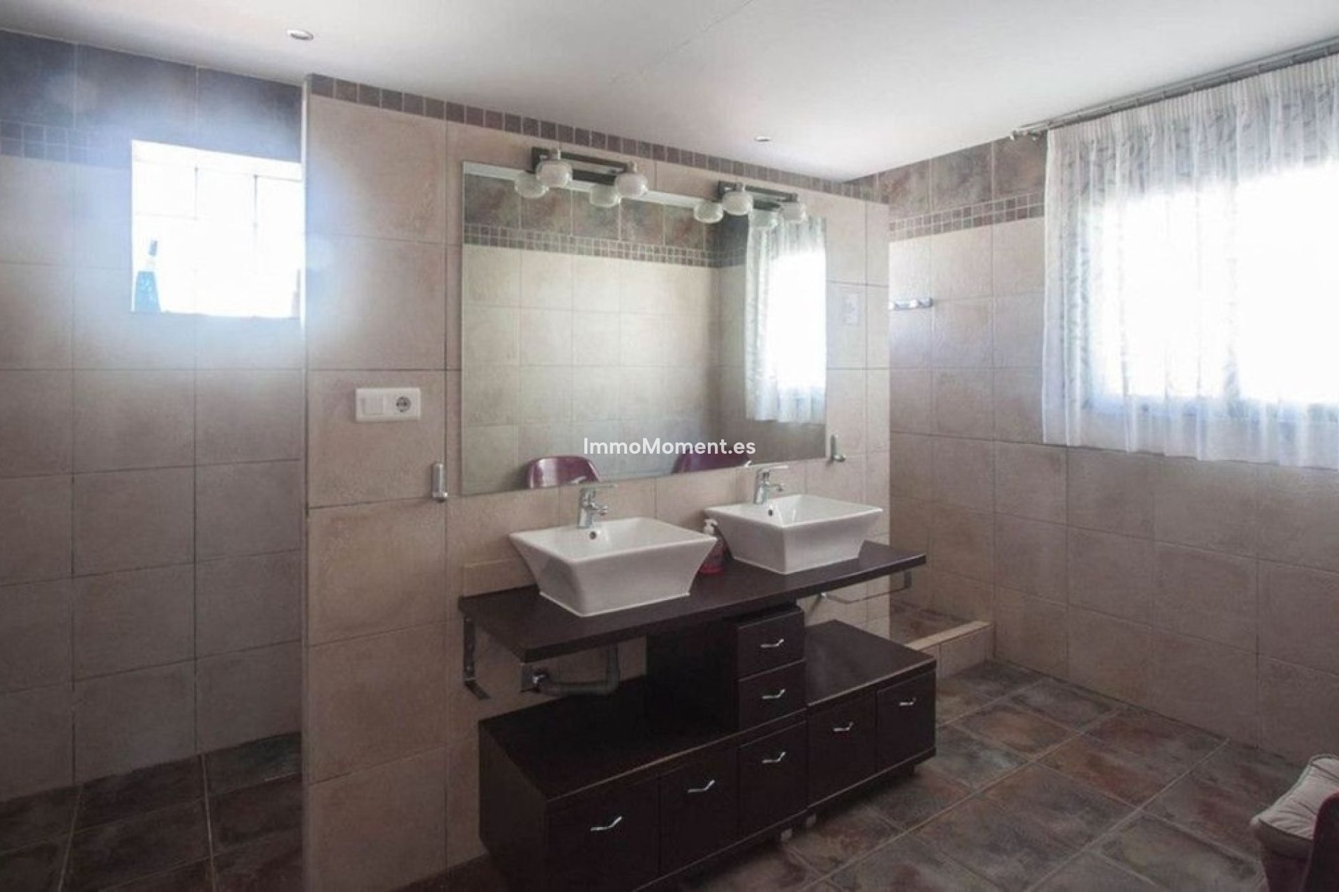 Resale - Detached villa - Estepona - Estepona Centro