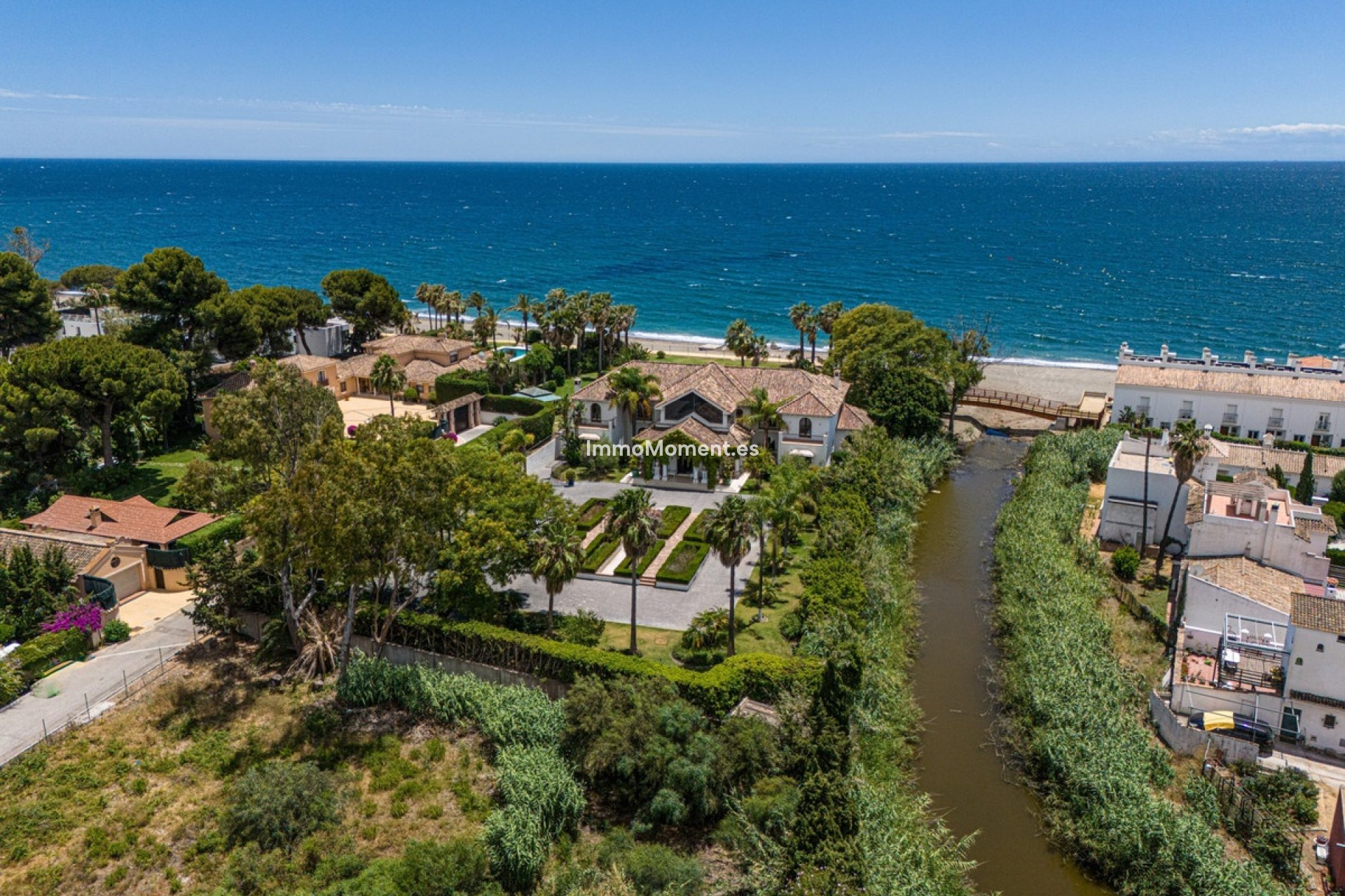 Resale - Detached villa - Estepona - Estepona Centro