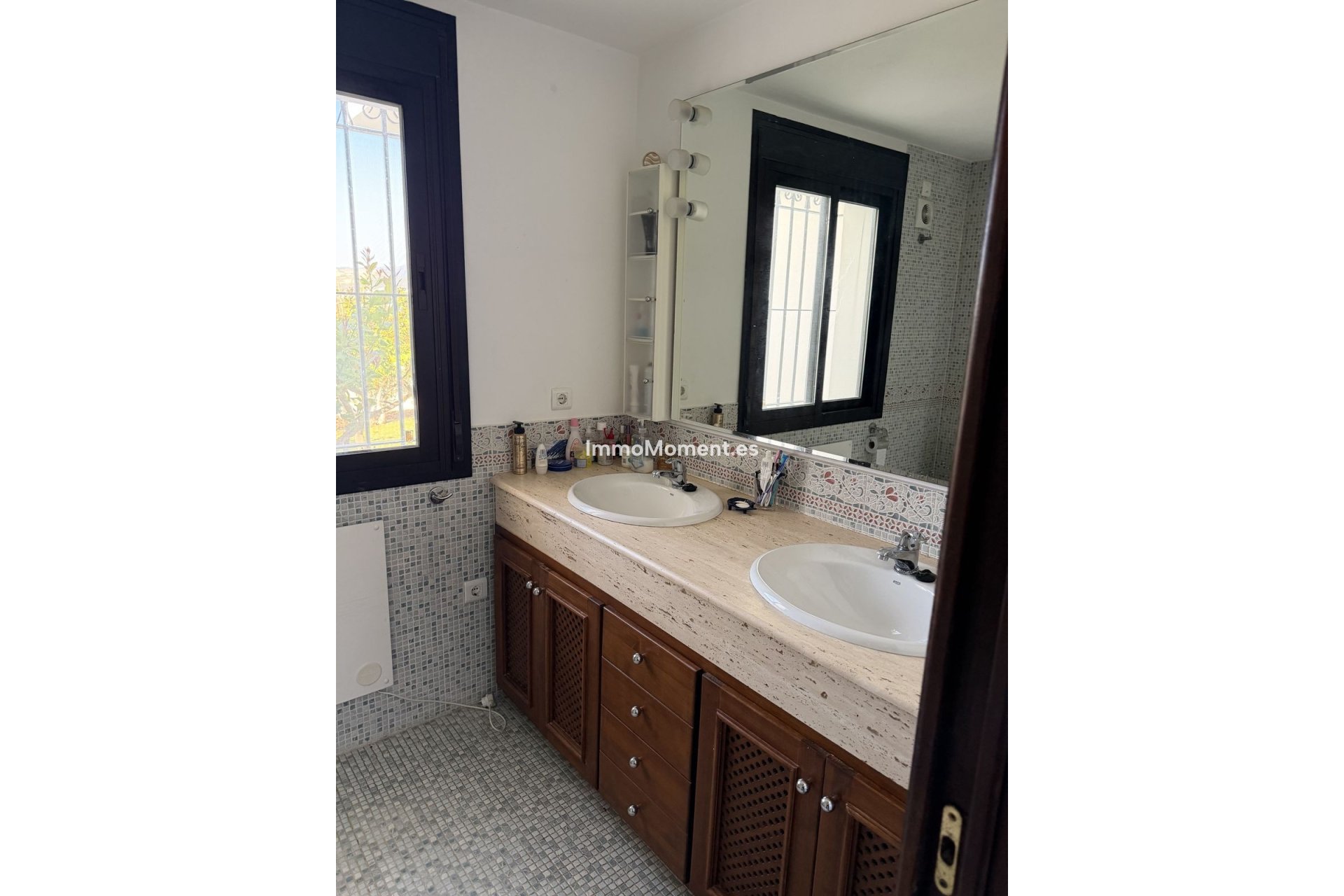 Resale - Detached villa - Estepona - Estepona Centro
