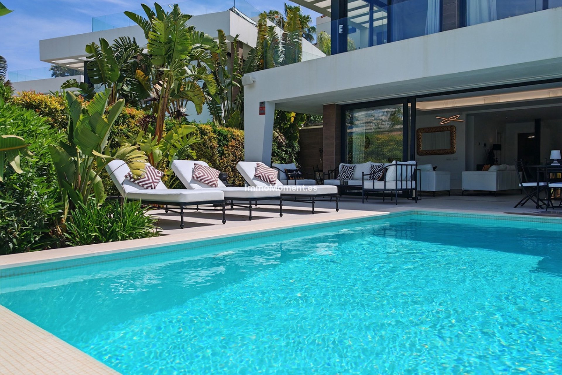 Resale - Detached villa - Estepona - Estepona Centro