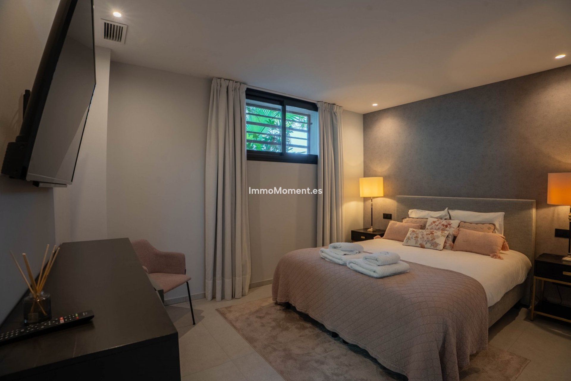 Resale - Detached villa - Estepona - Estepona Centro