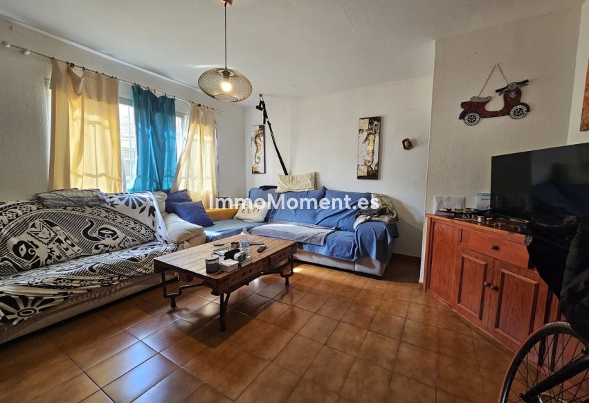 Resale - Detached villa - Estepona - Estepona Centro