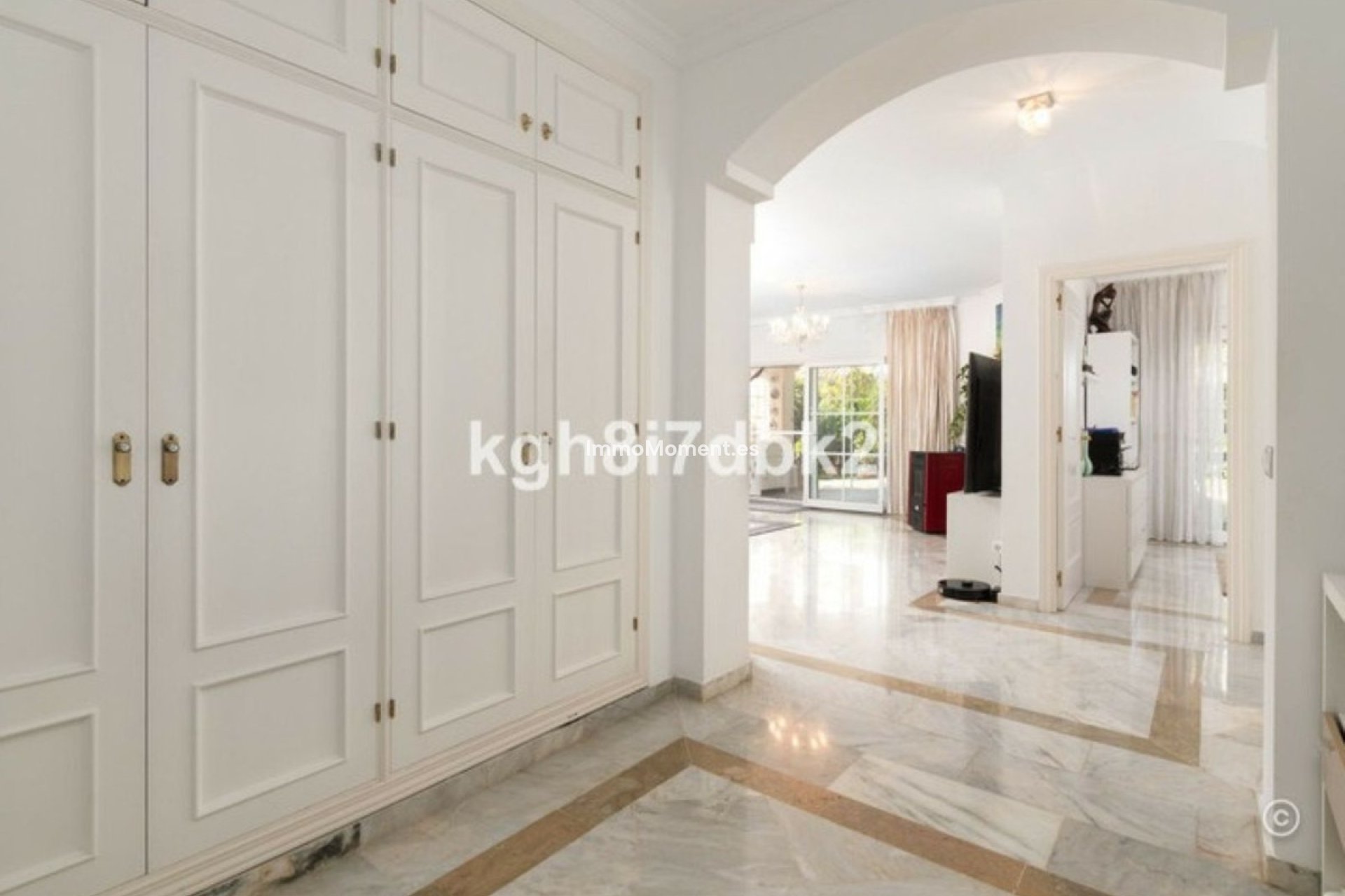 Resale - Detached villa - Estepona - Estepona Centro