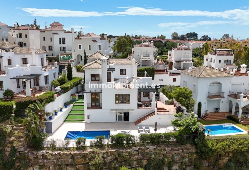 Resale - Detached villa - Estepona - Estepona Centro