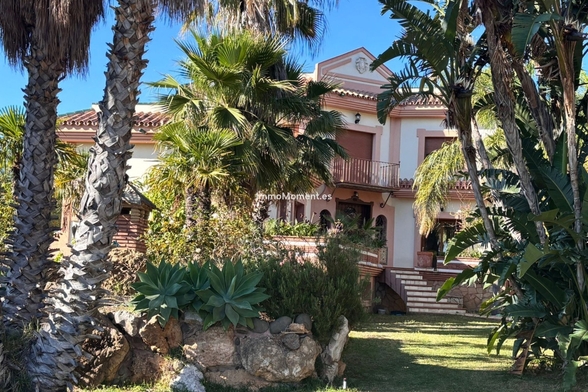 Resale - Detached villa - Estepona - Estepona Centro
