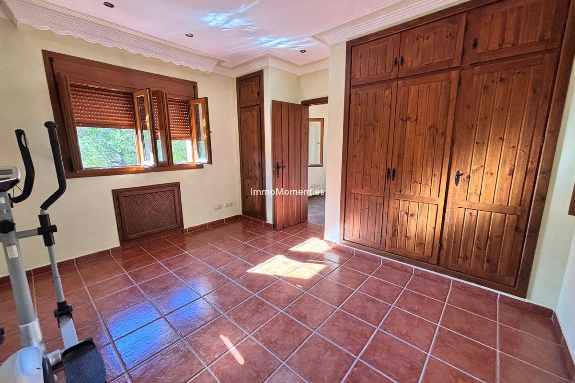 Resale - Detached villa - Estepona - Estepona Centro