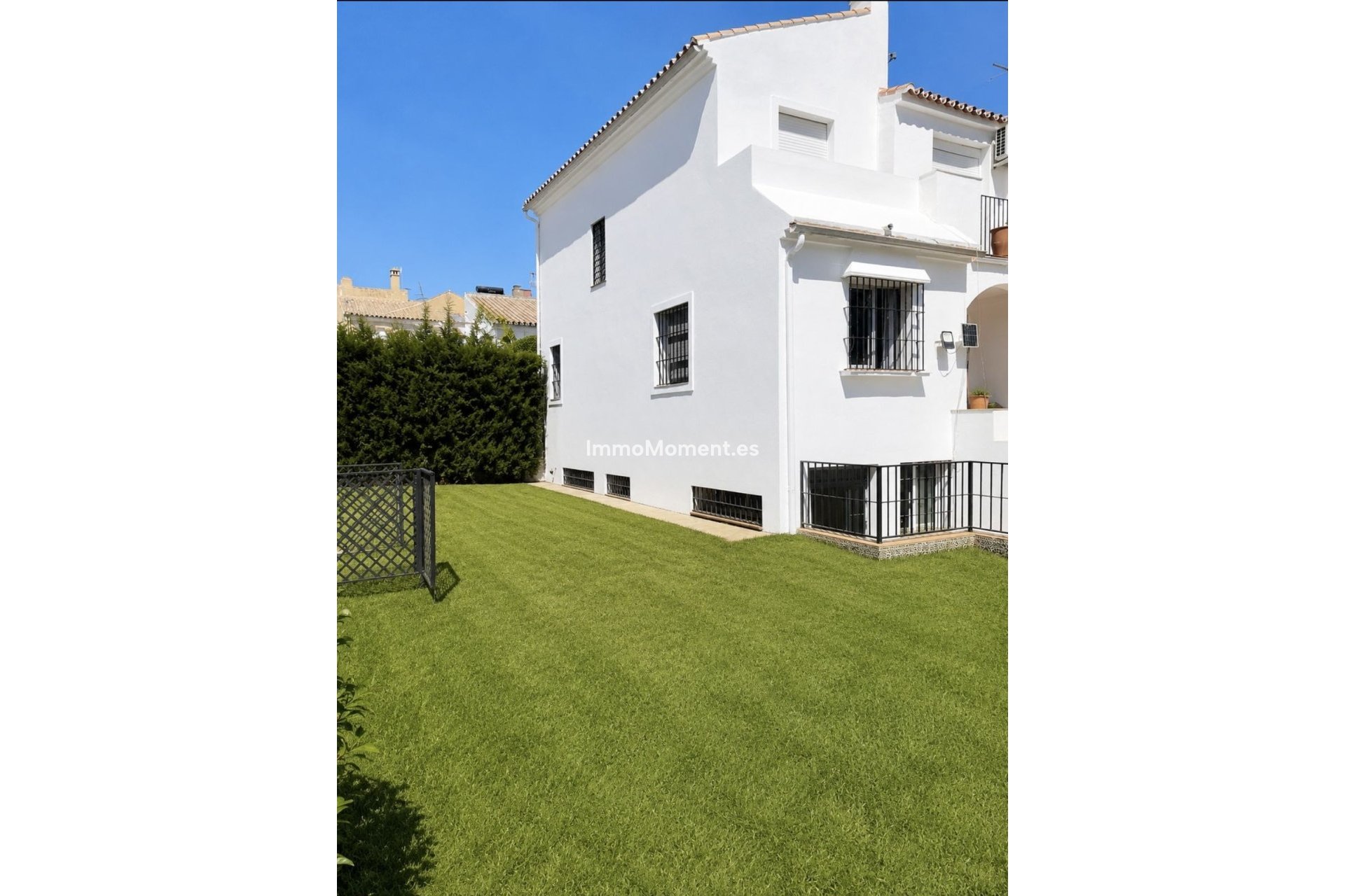 Resale - Detached villa - Estepona - Estepona Centro