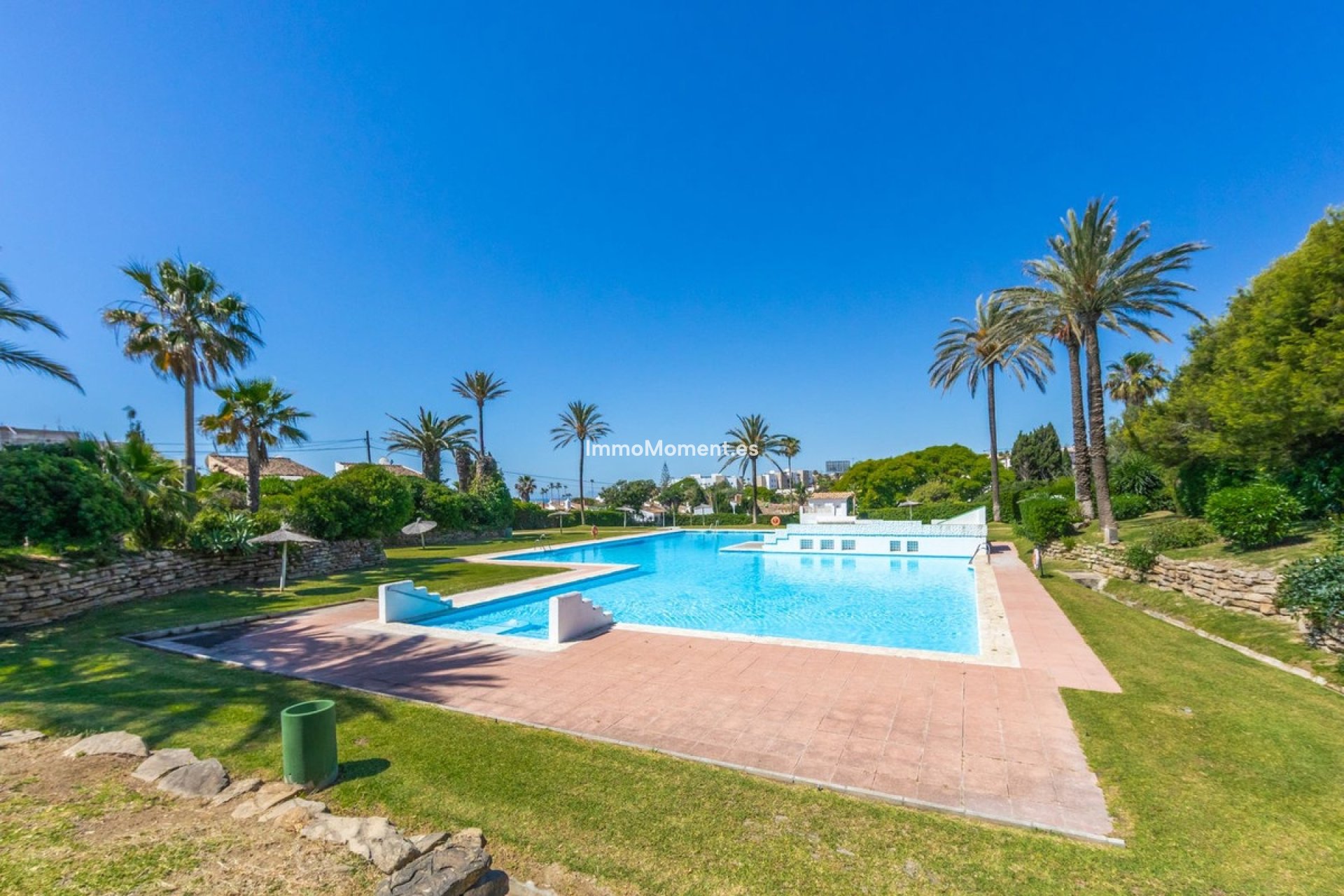Resale - Detached villa - Estepona - Estepona Centro