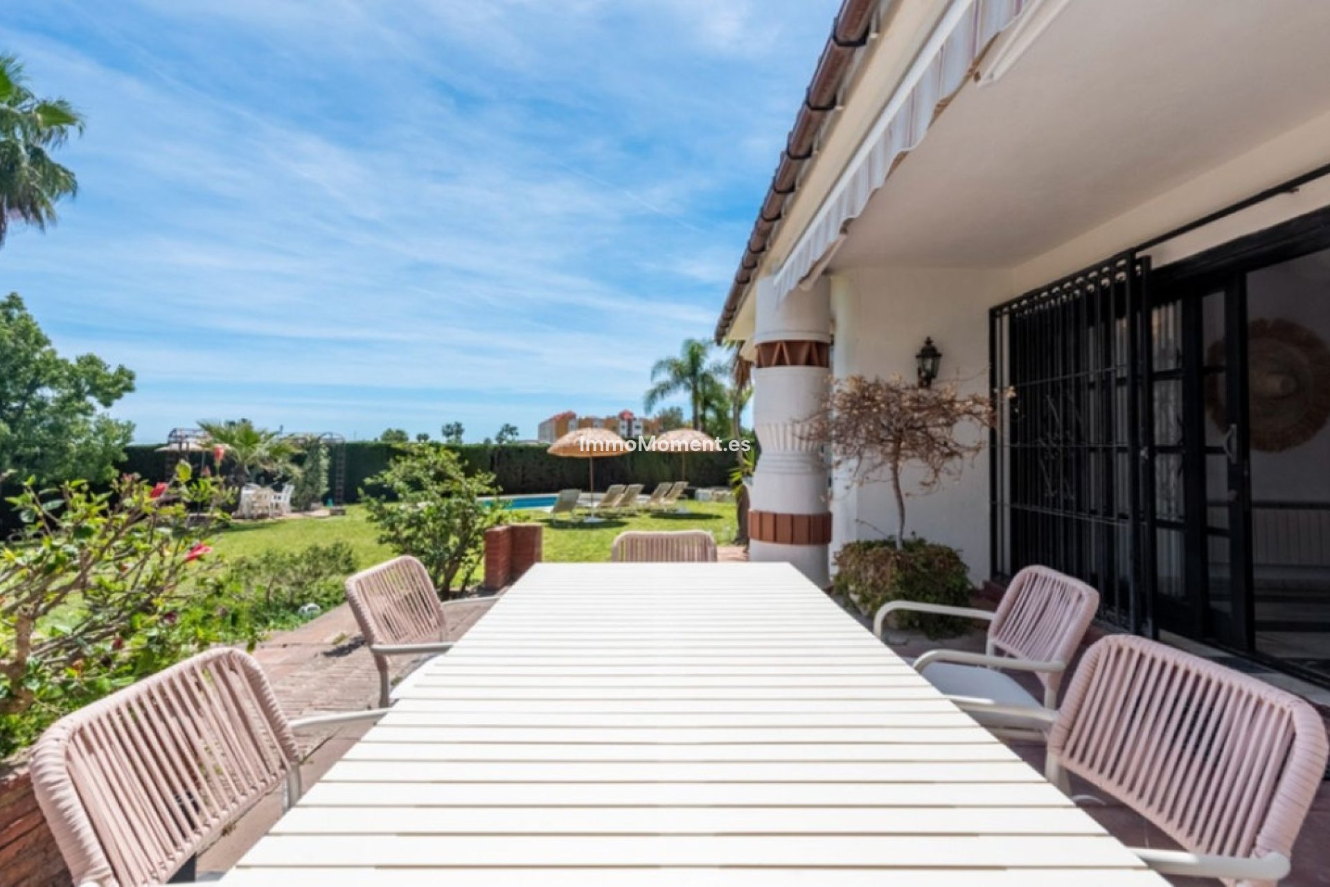 Resale - Detached villa - Estepona - Estepona Centro
