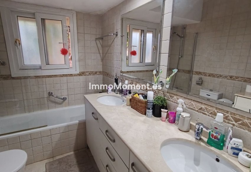 Resale - Detached villa - Estepona - Estepona Centro