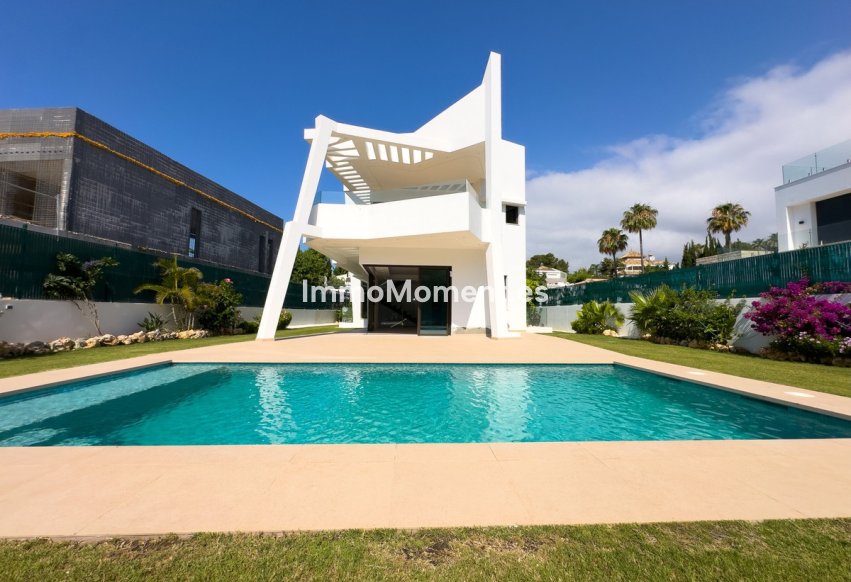 Resale - Detached villa - Estepona - Estepona Centro