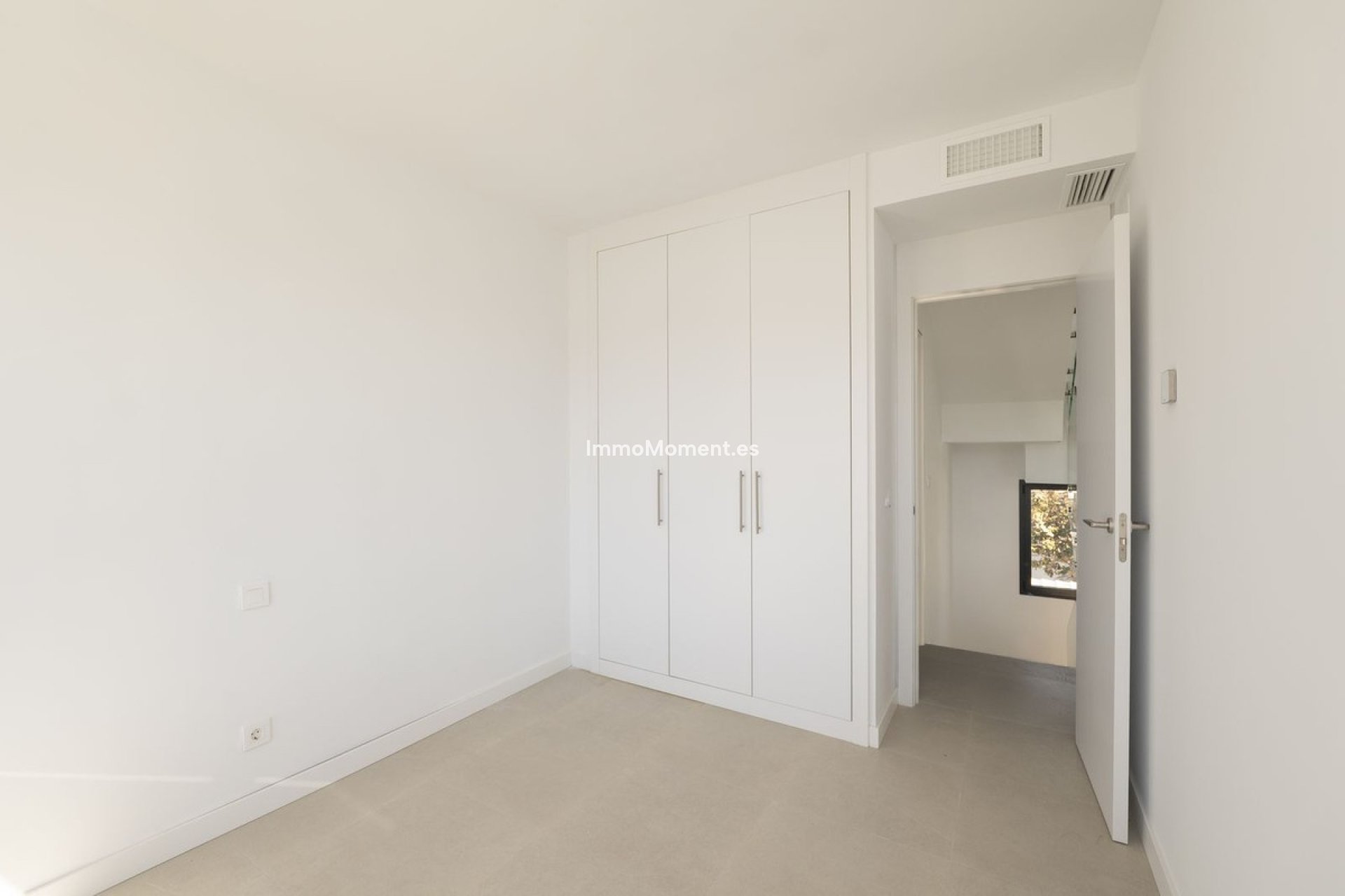 Resale - Detached villa - Estepona - Estepona Centro