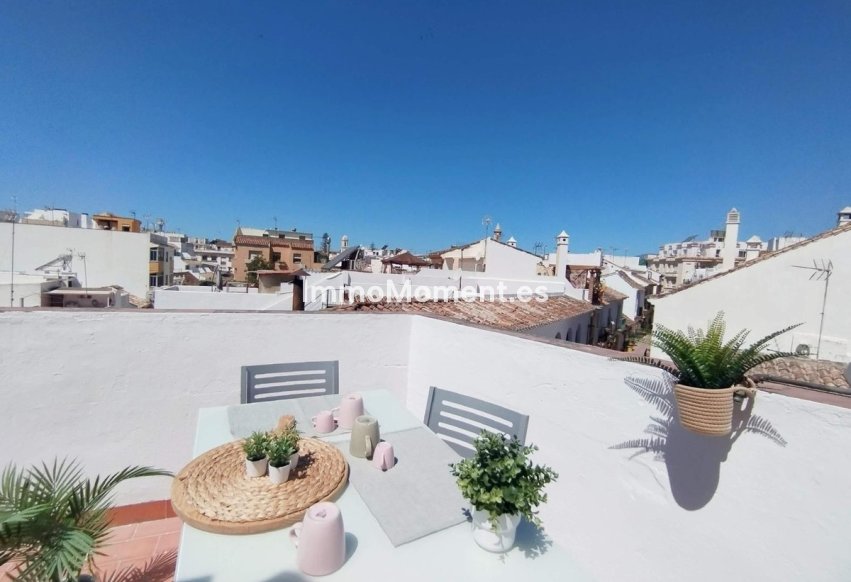 Resale - Detached villa - Estepona - Estepona Centro