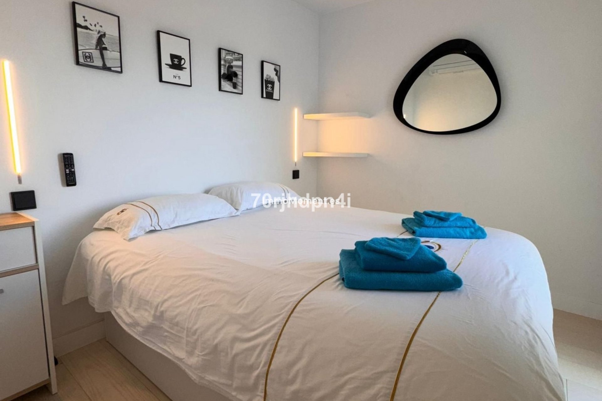 Resale - Detached villa - Estepona - Estepona Centro