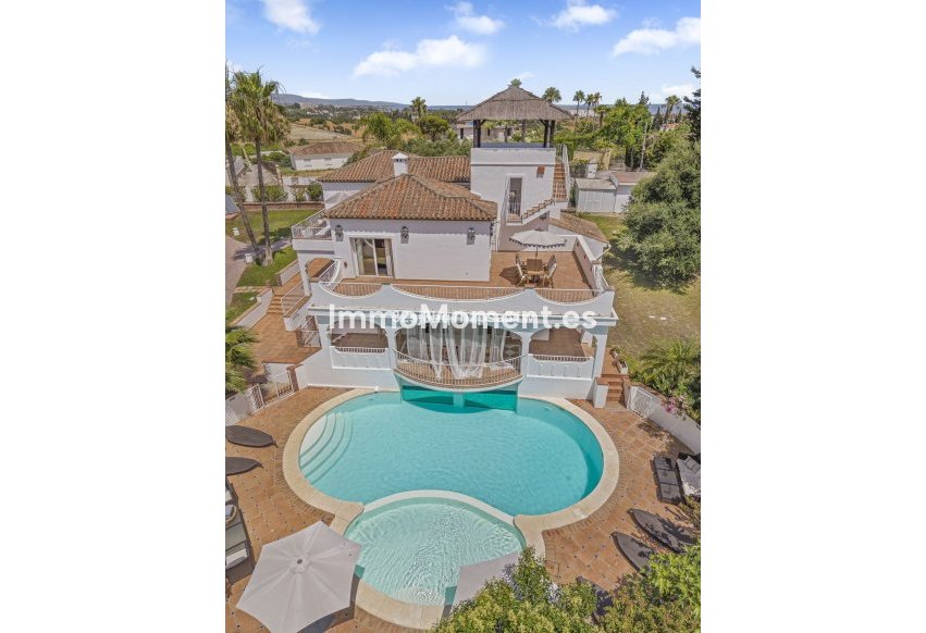 Resale - Detached villa - Estepona - Estepona Centro