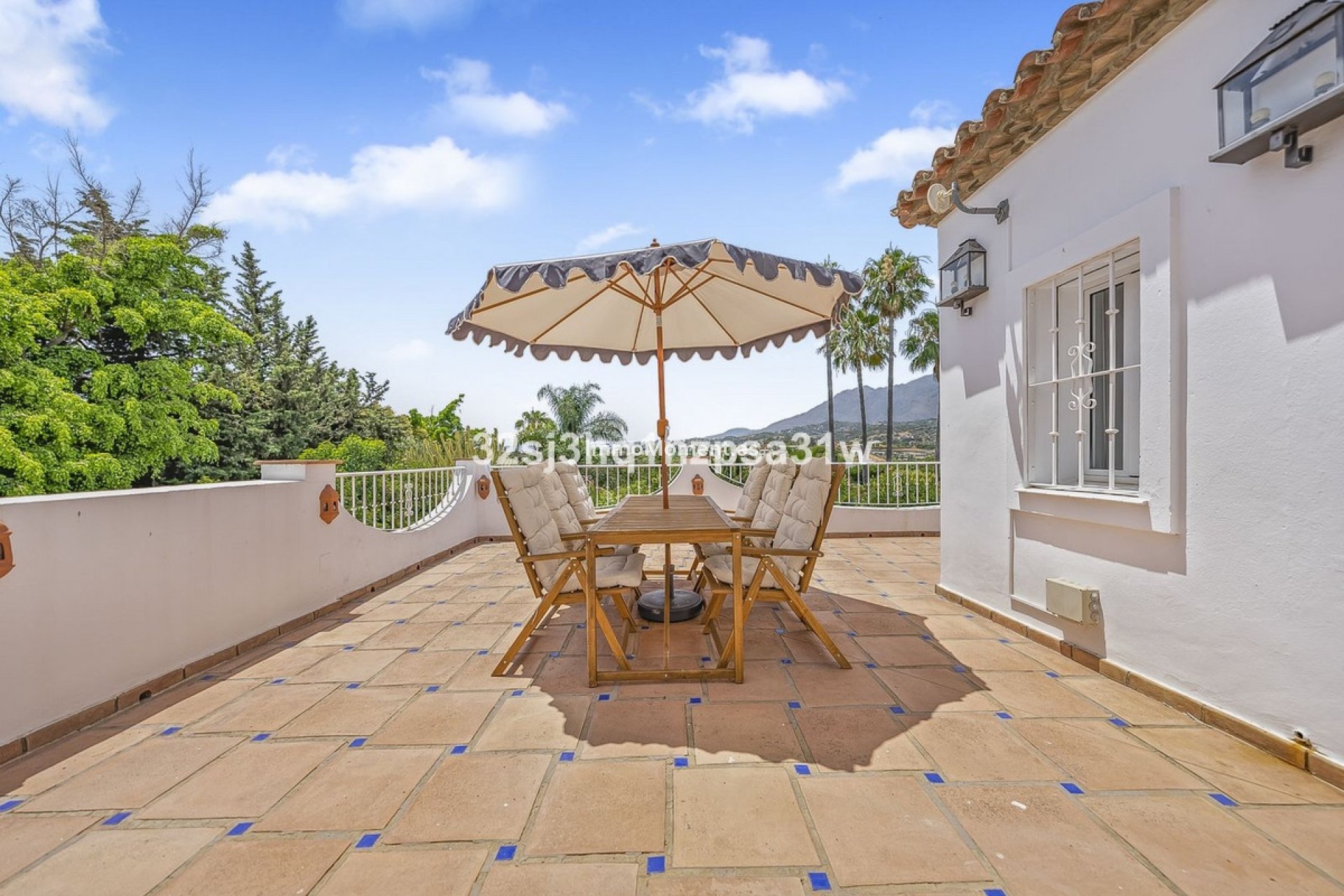 Resale - Detached villa - Estepona - Estepona Centro