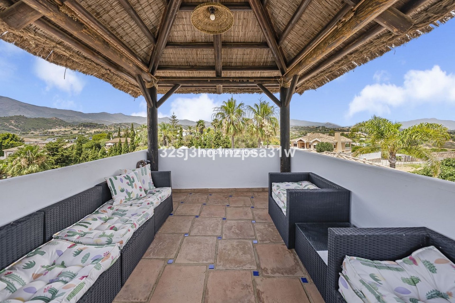 Resale - Detached villa - Estepona - Estepona Centro