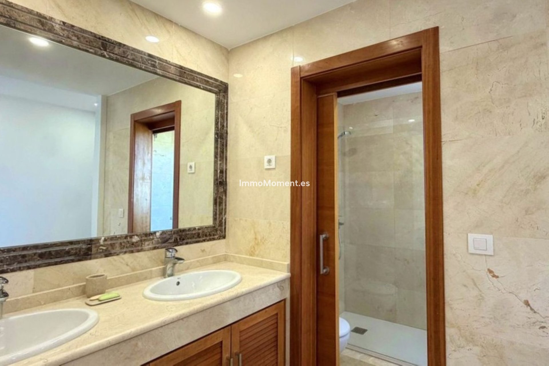 Resale - Detached villa - Estepona - Estepona Centro