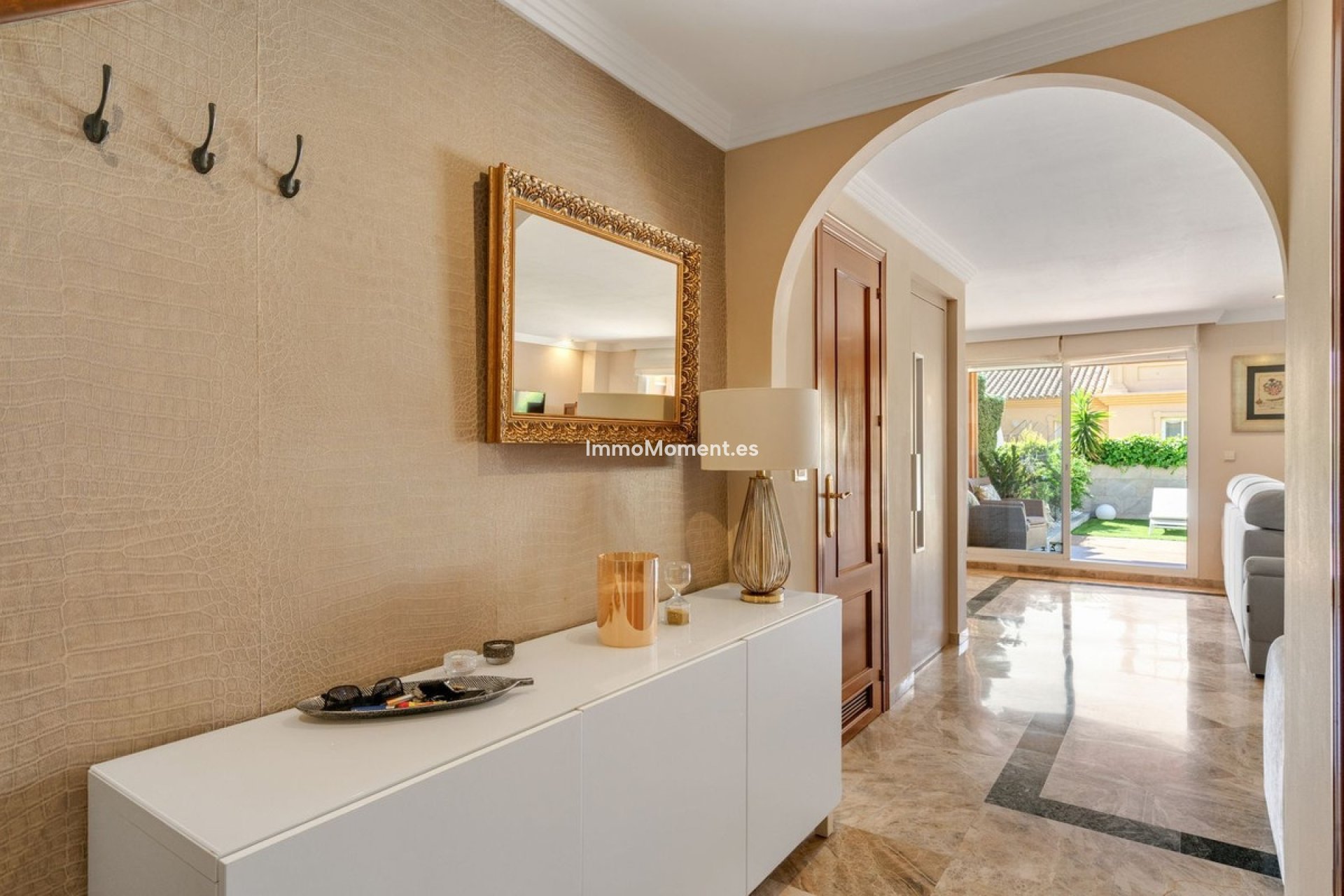 Resale - Detached villa - Estepona - Estepona Centro
