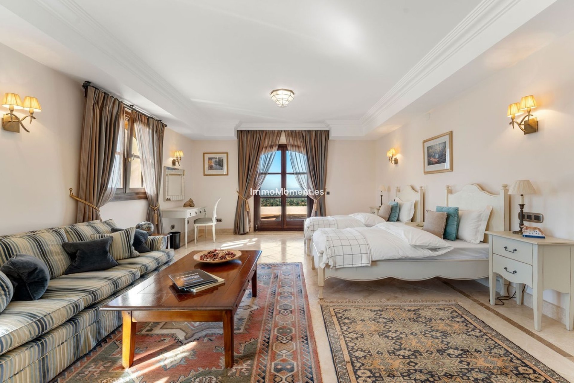 Resale - Detached villa - Estepona - Estepona Centro