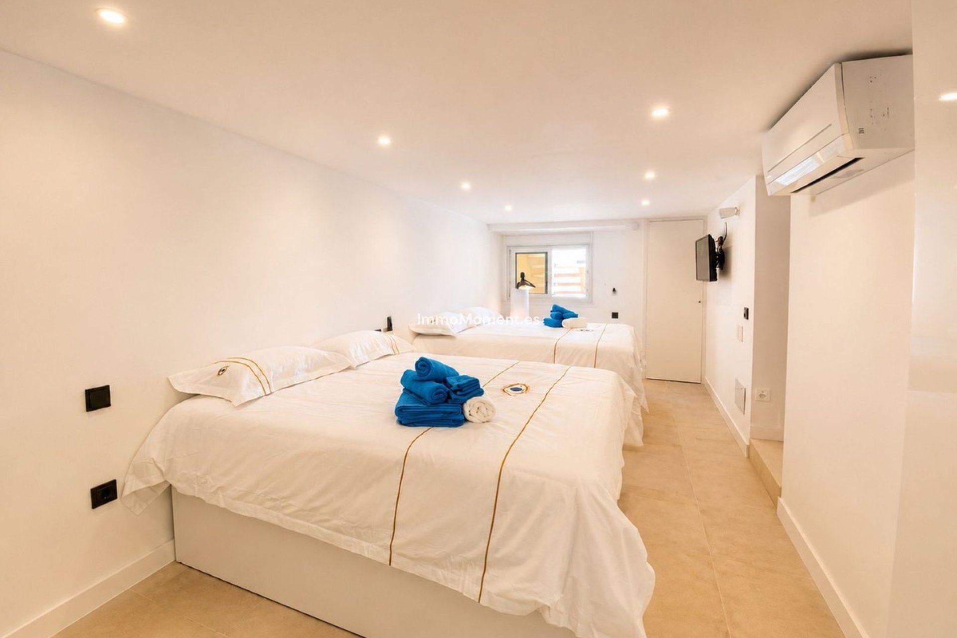 Resale - Detached villa - Estepona - Estepona Centro