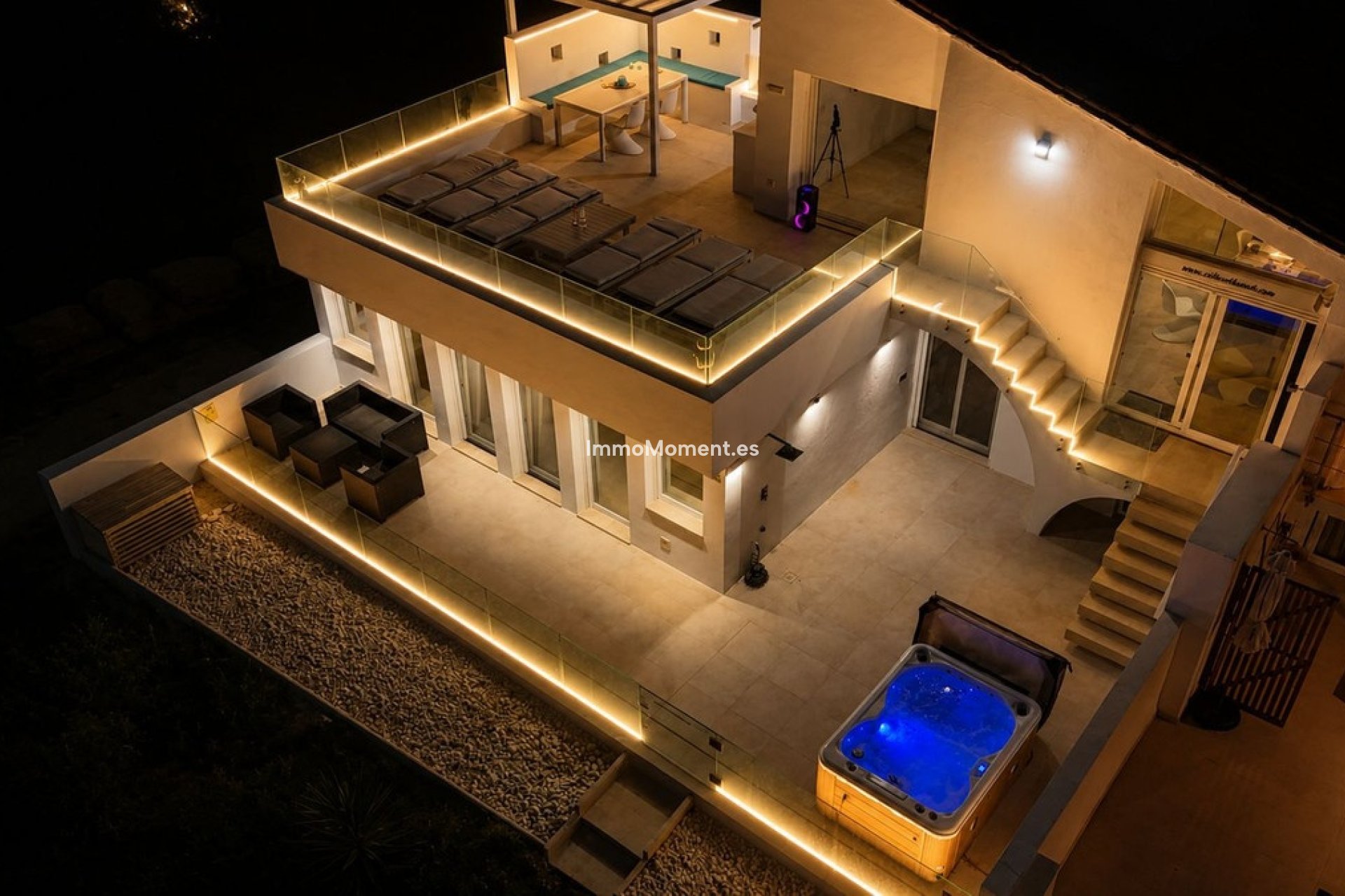 Resale - Detached villa - Estepona - Estepona Centro