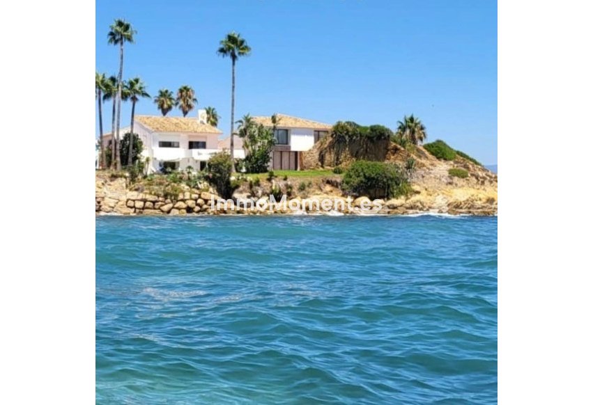 Resale - Detached villa - Estepona - Estepona Centro