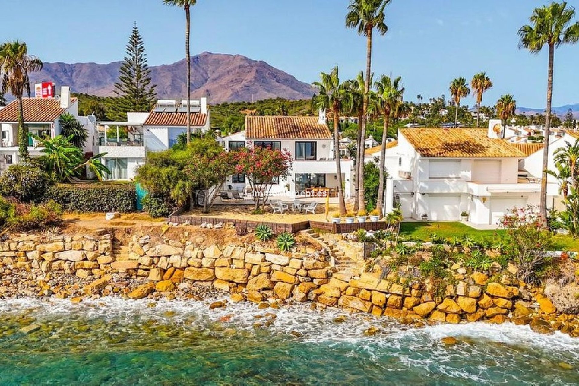 Resale - Detached villa - Estepona - Estepona Centro