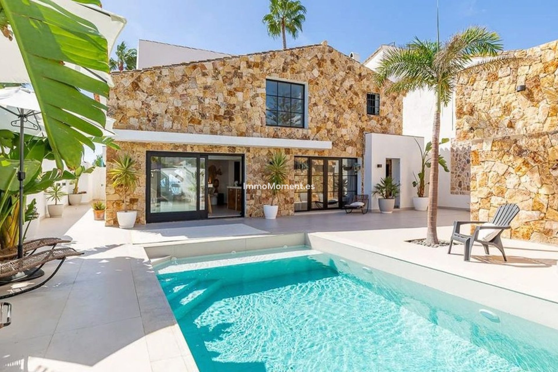 Resale - Detached villa - Estepona - Estepona Centro