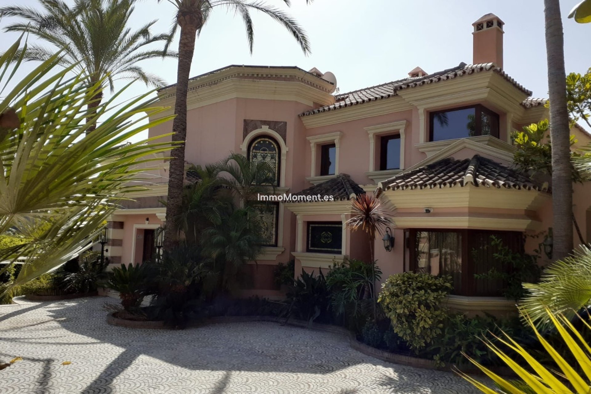 Resale - Detached villa - Estepona - Estepona Centro