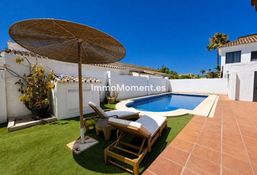 Resale - Detached villa - Estepona - Estepona Centro