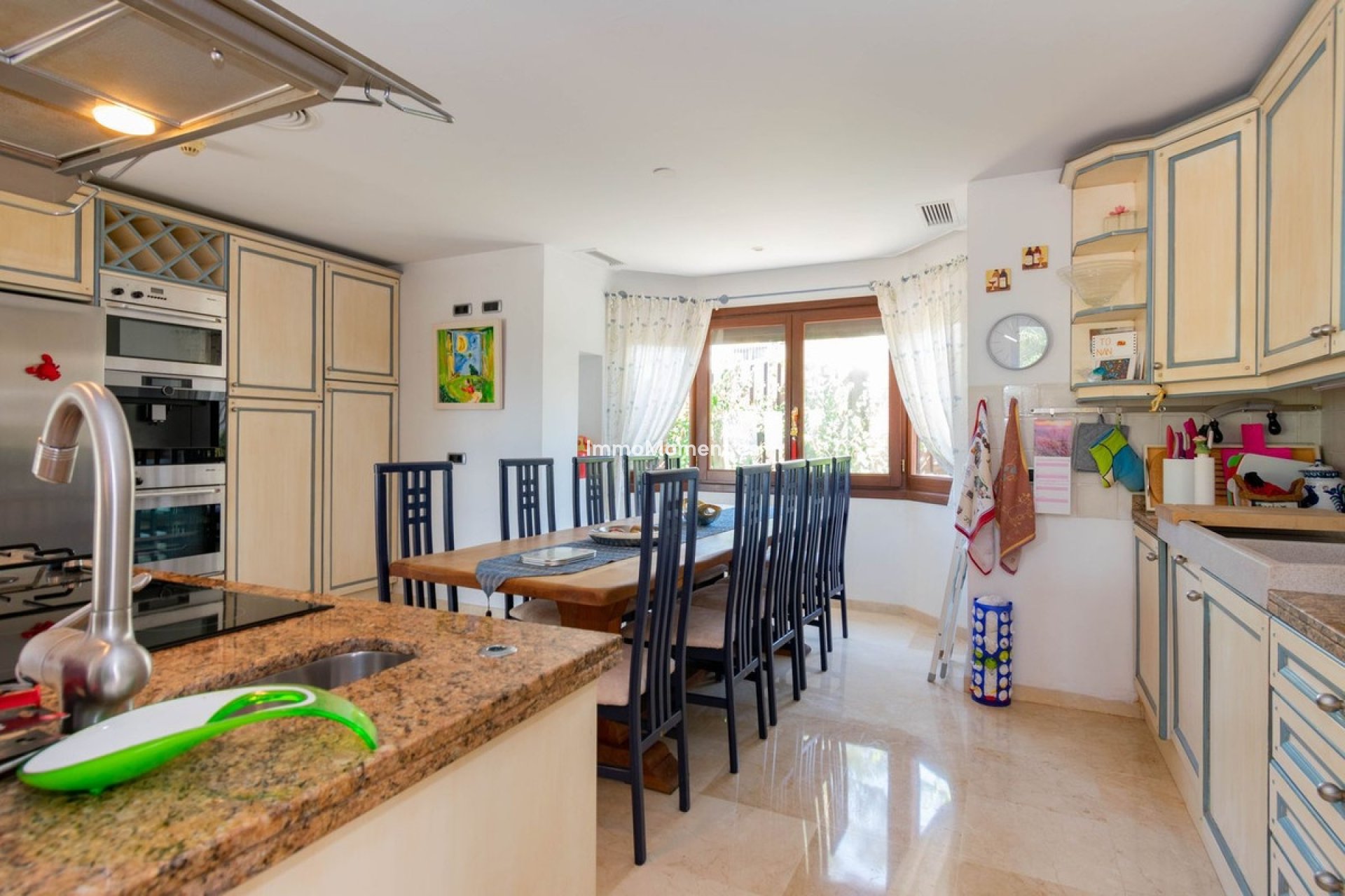 Resale - Detached villa - Estepona - Estepona Centro
