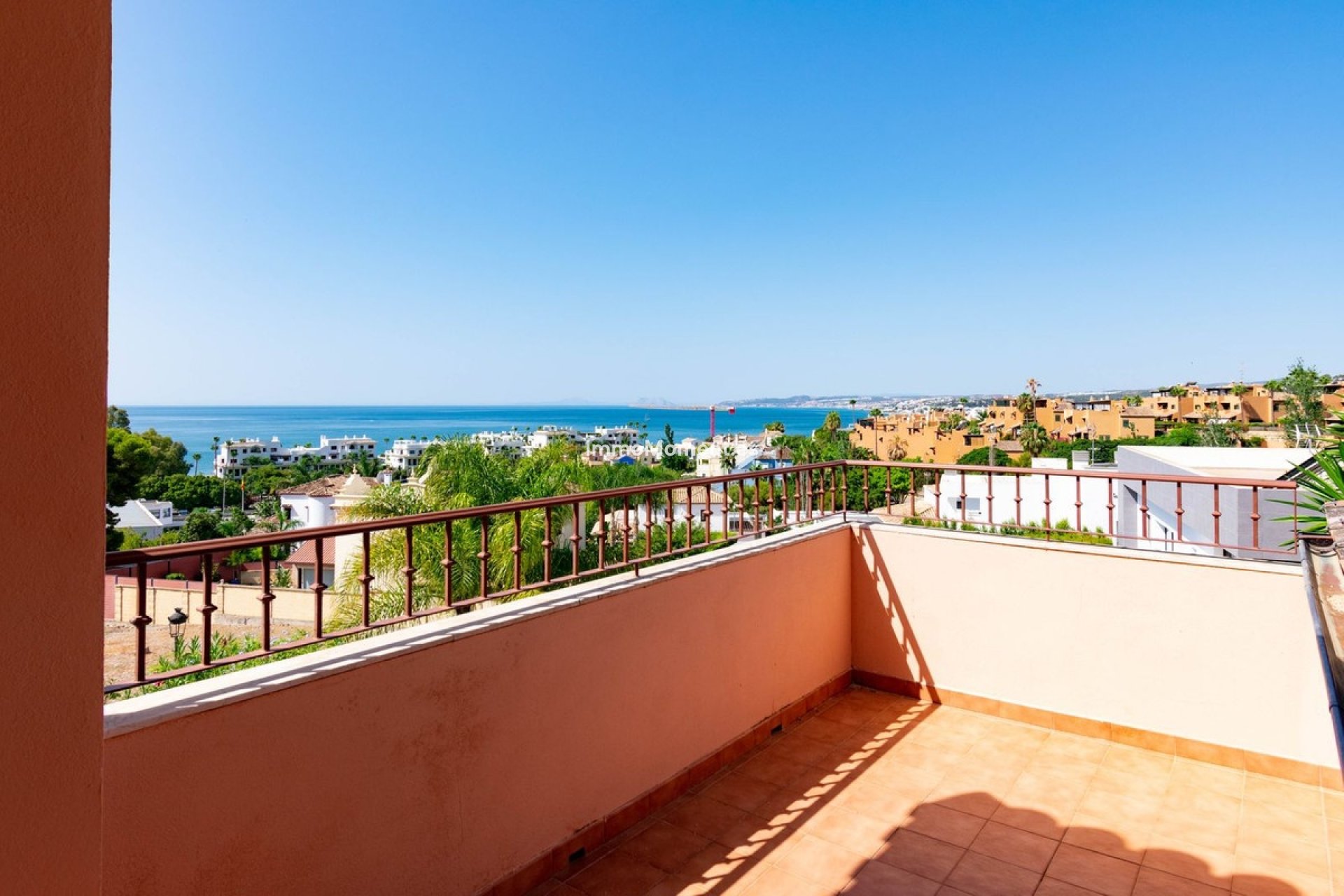 Resale - Detached villa - Estepona - Estepona Centro