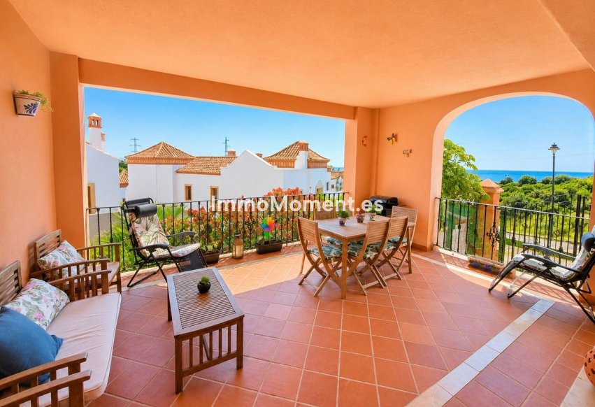 Resale - Detached villa - Estepona - Estepona Centro