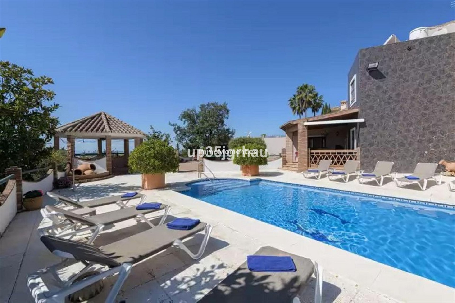 Resale - Detached villa - Estepona - Estepona Centro