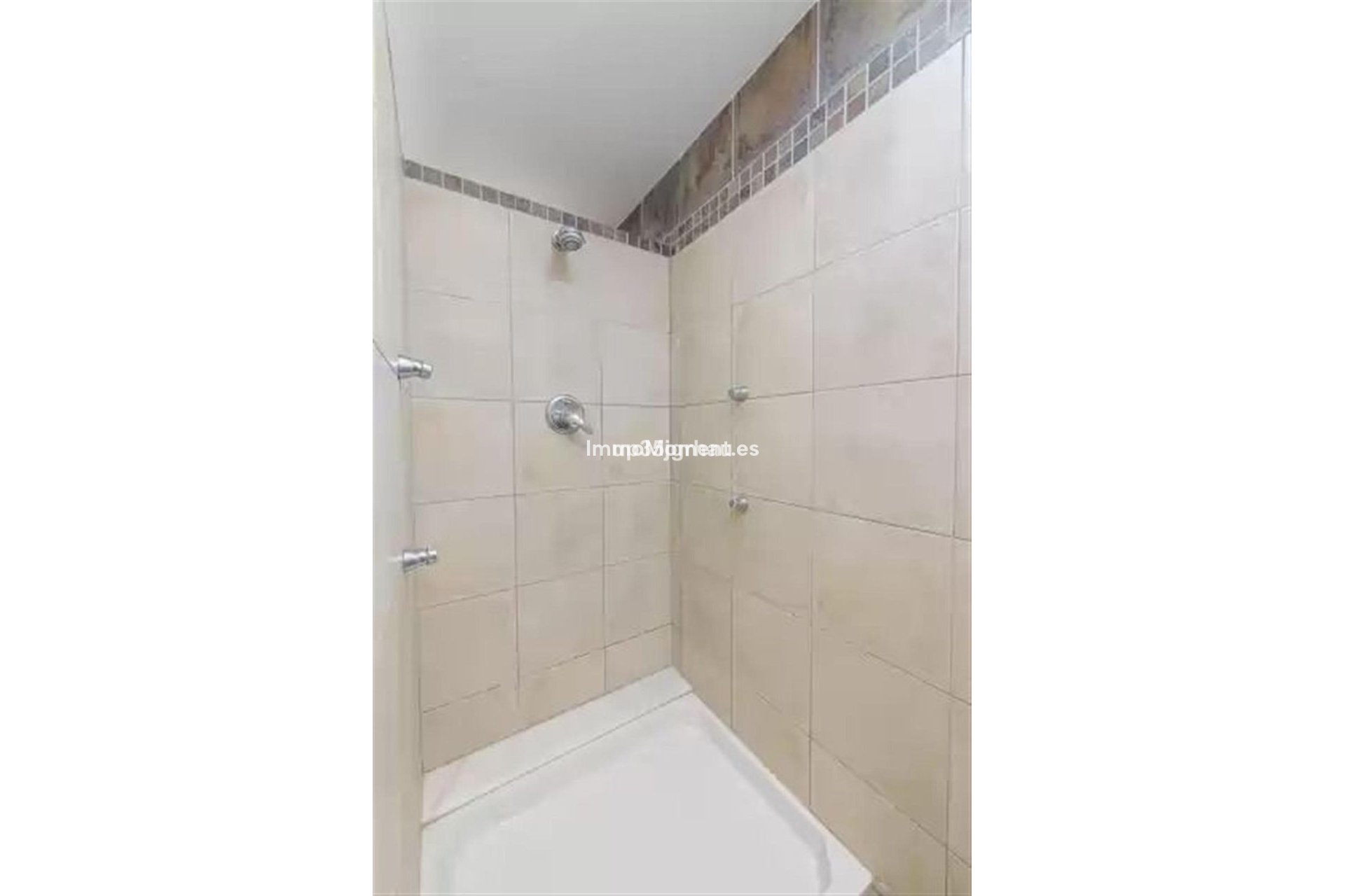 Resale - Detached villa - Estepona - Estepona Centro
