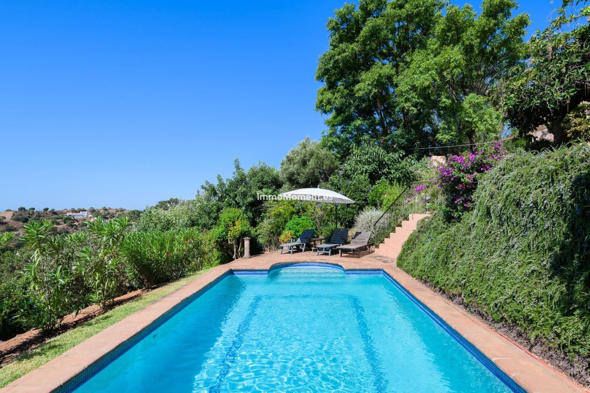Resale - Detached villa - Estepona - Estepona Centro