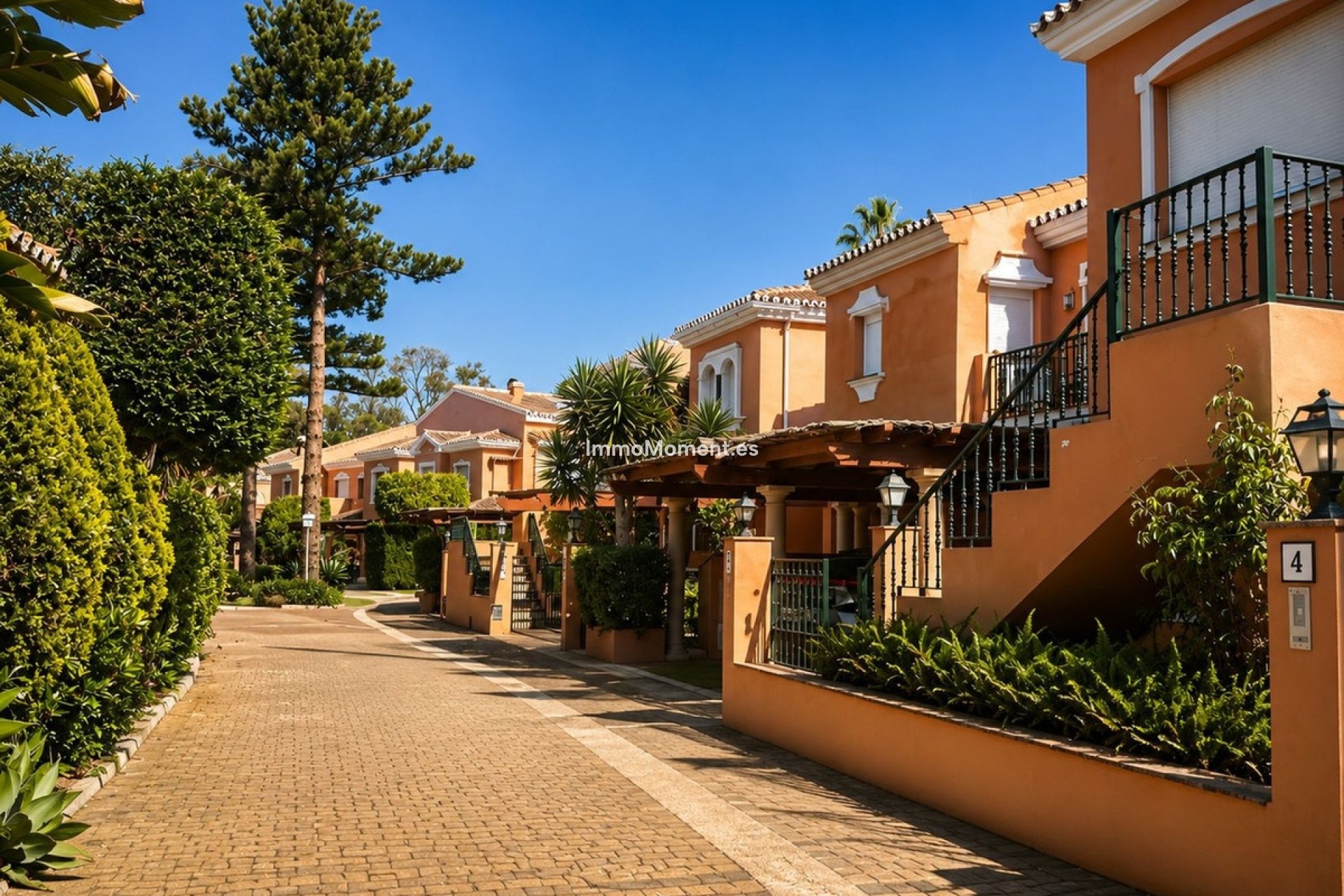 Resale - Detached villa - Estepona - New Golden Mile