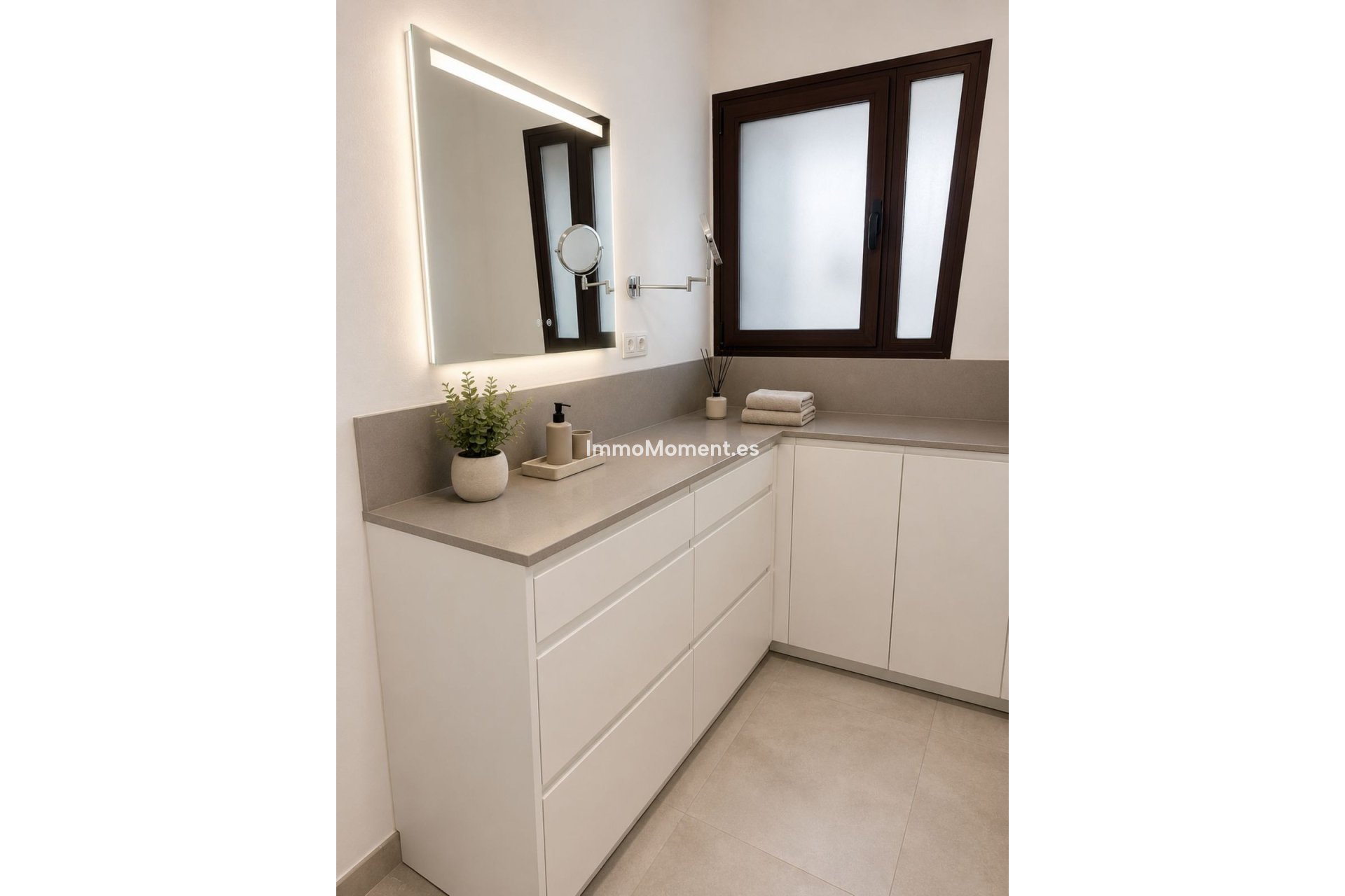 Resale - Detached villa - Estepona - New Golden Mile
