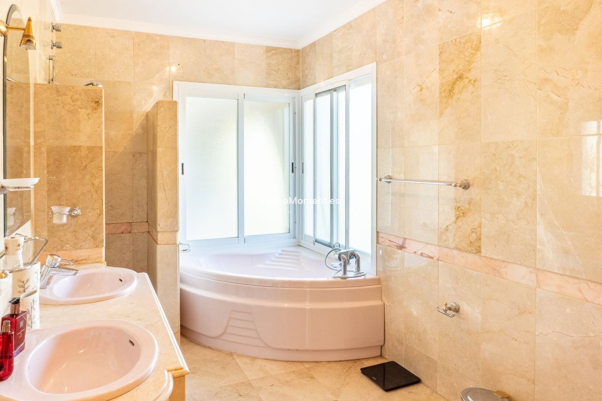 Resale - Detached villa - Estepona - New Golden Mile
