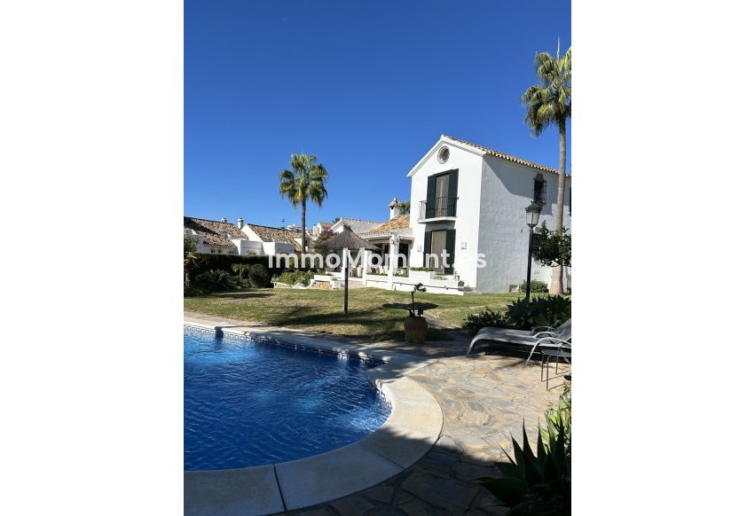 Resale - Detached villa - Estepona - New Golden Mile