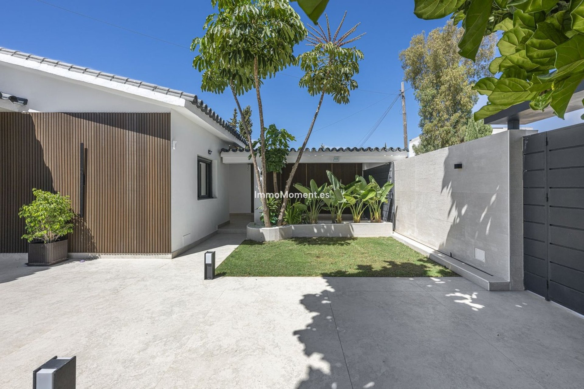 Resale - Detached villa - Estepona - New Golden Mile