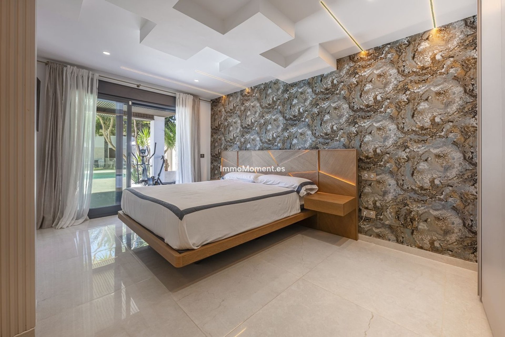 Resale - Detached villa - Estepona - New Golden Mile